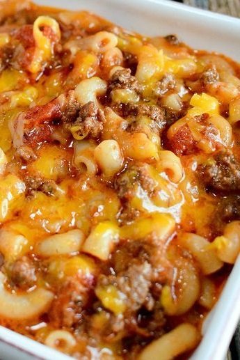 Old-Fashioned Goulash Recipe: A Classic Comfort Food 462505120_526734556965473_6214467823074607481_n